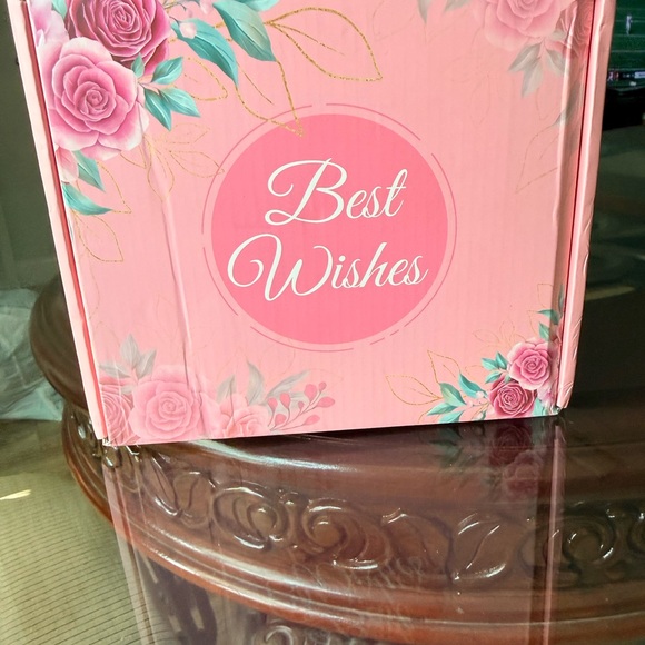 Fabulous 7 piece Gift Set with Pink rose - Picture 2 of 7